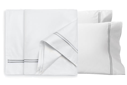 Flaxfield Linen's Classique Sheet Set, hypoallergenic and free from harsh chemicals, perfect for those with allergies or sensitive skin
