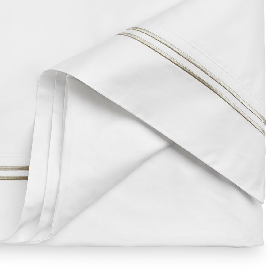 Flaxfield Linen's high-quality bedding set made from tightly woven single pick thread count cotton sateen for longevity